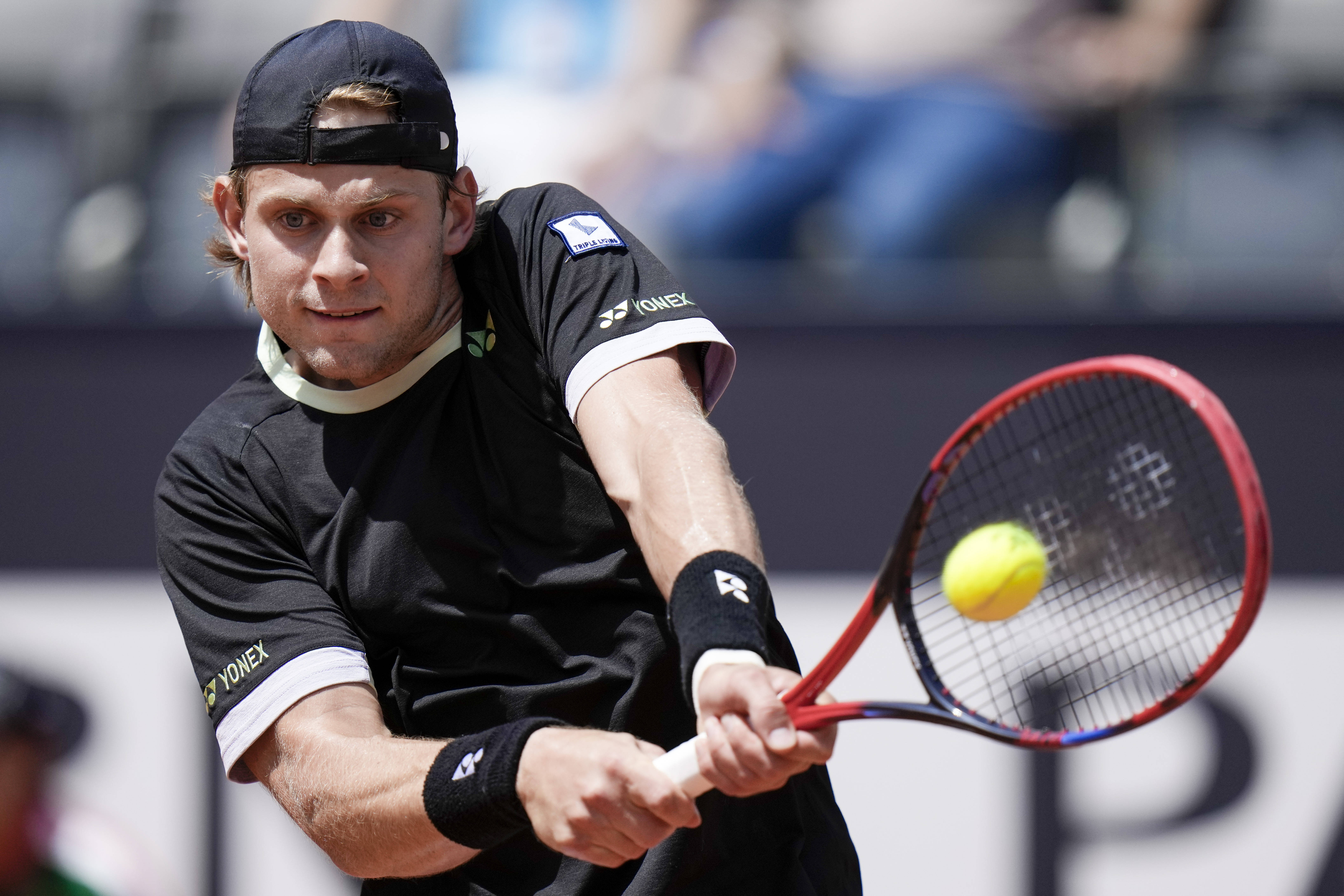 包含世界网球队绝地反击西班牙网球队，纳达尔爆发神勇的词条