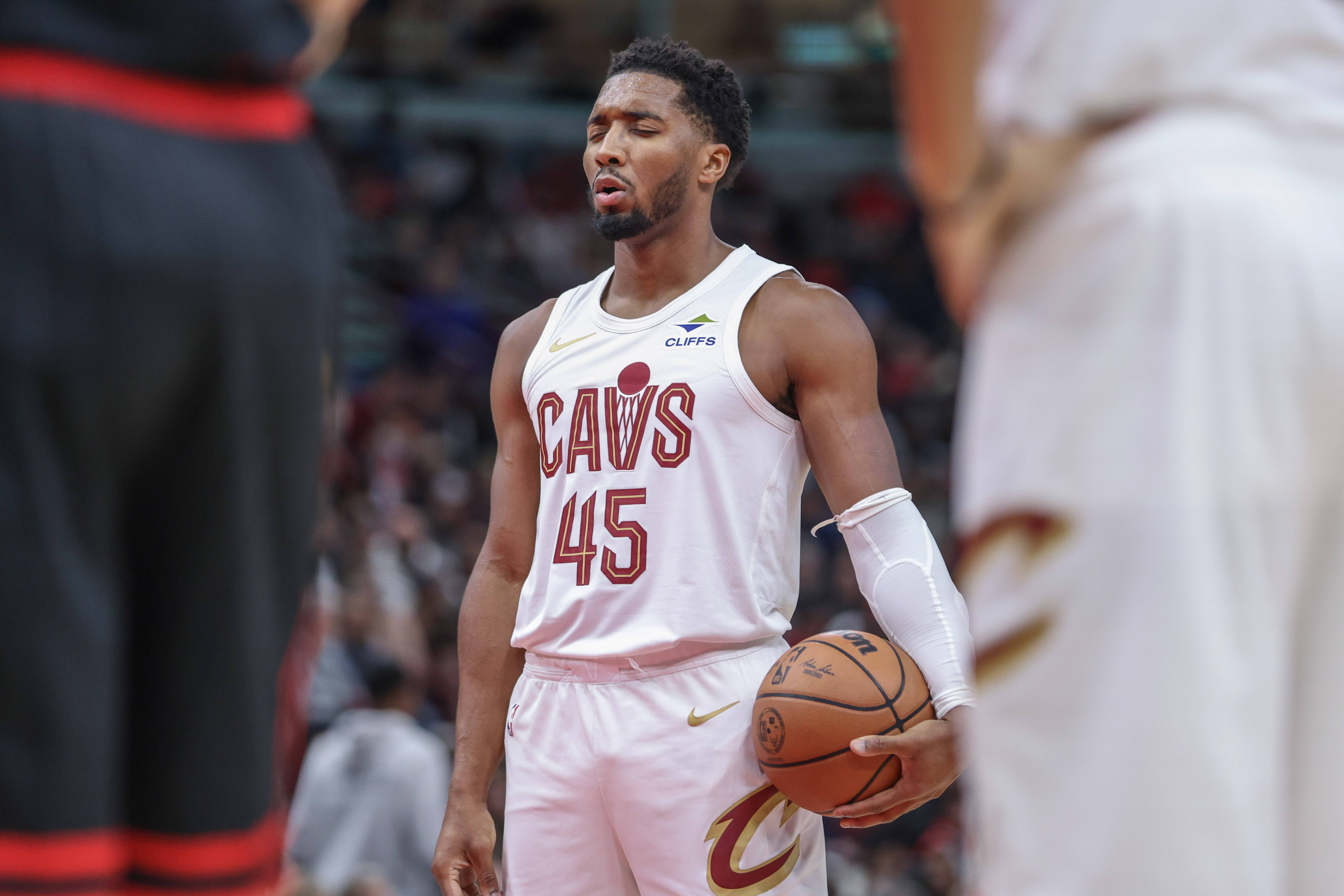 鹈鹕爆冷猛龙,米切尔惊艳世界 鹈鹕爆冷猛龙,米切尔惊艳世界