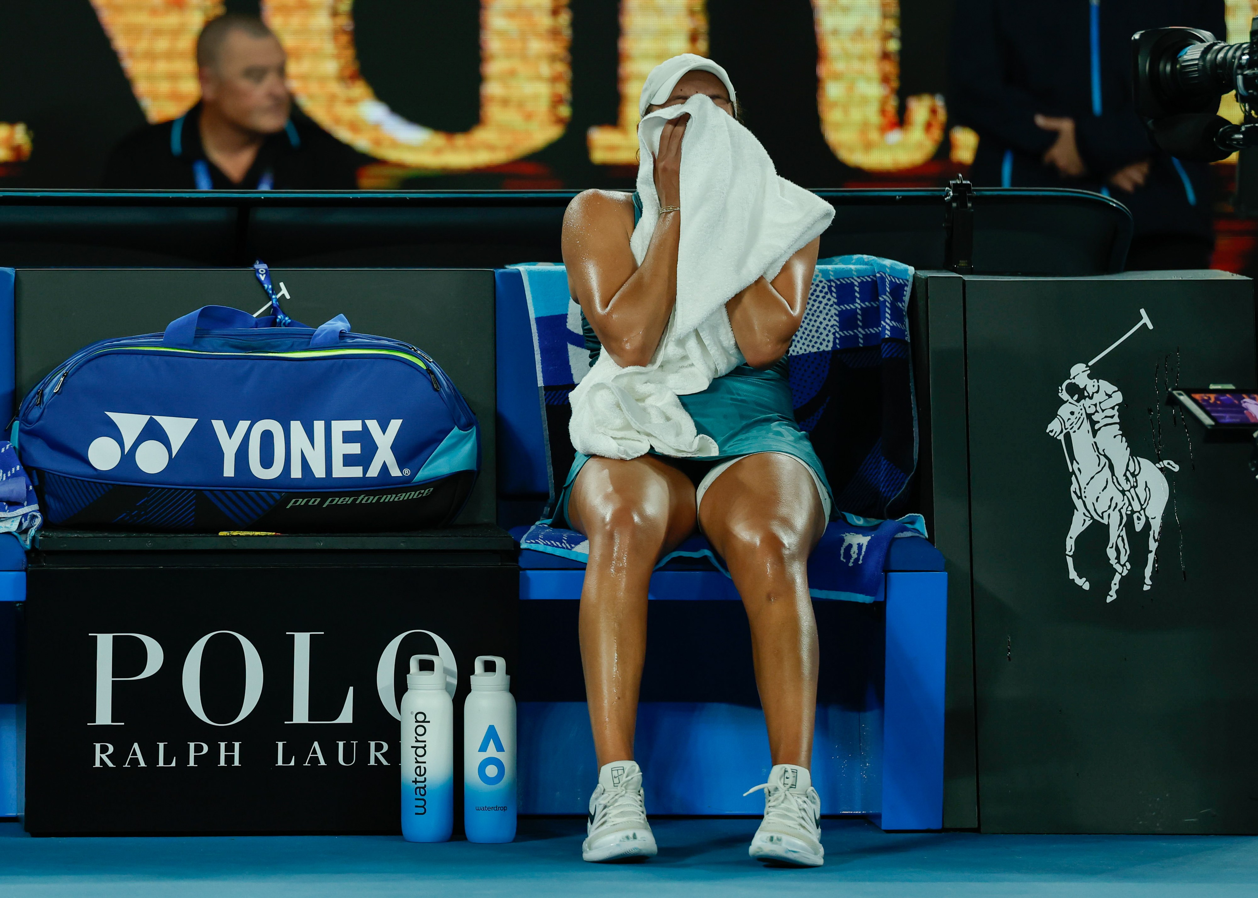 美国网球队横扫澳大利亚网球队，克耶高斯统治全场