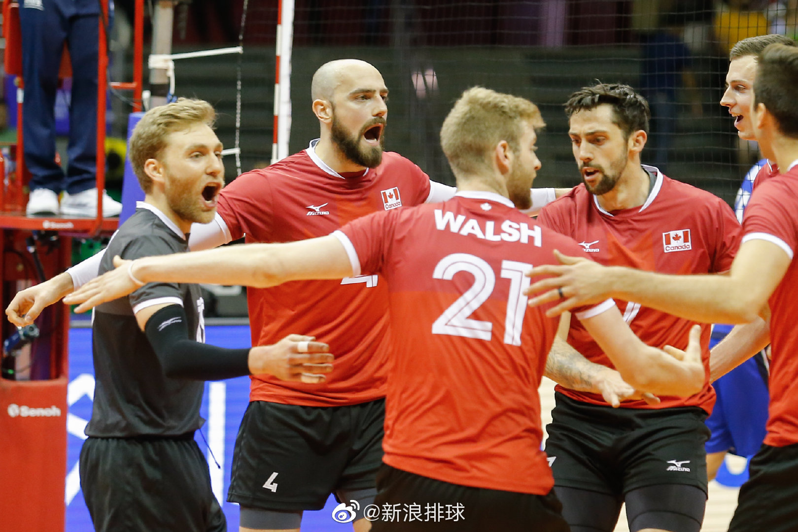 巴西险胜加拿大，阿拉巴送出助攻