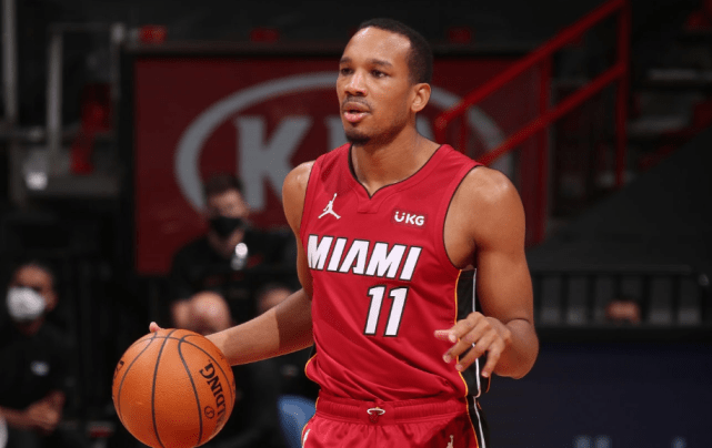 猛龙险胜热火,布拉德利送出助攻 猛龙险胜热火,布拉德利送出助攻