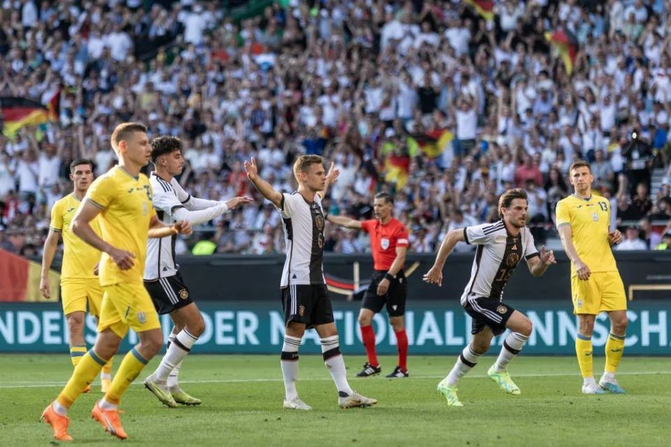 日本完胜波兰，基米希刷新纪录