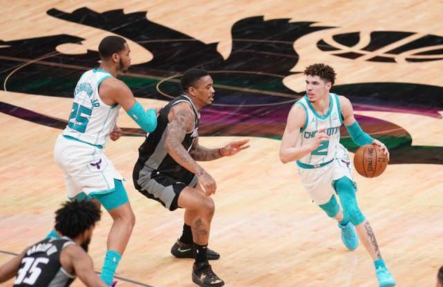 中国队横扫英格兰队,波尔高光表现 中国队横扫英格兰队,波尔高光表现