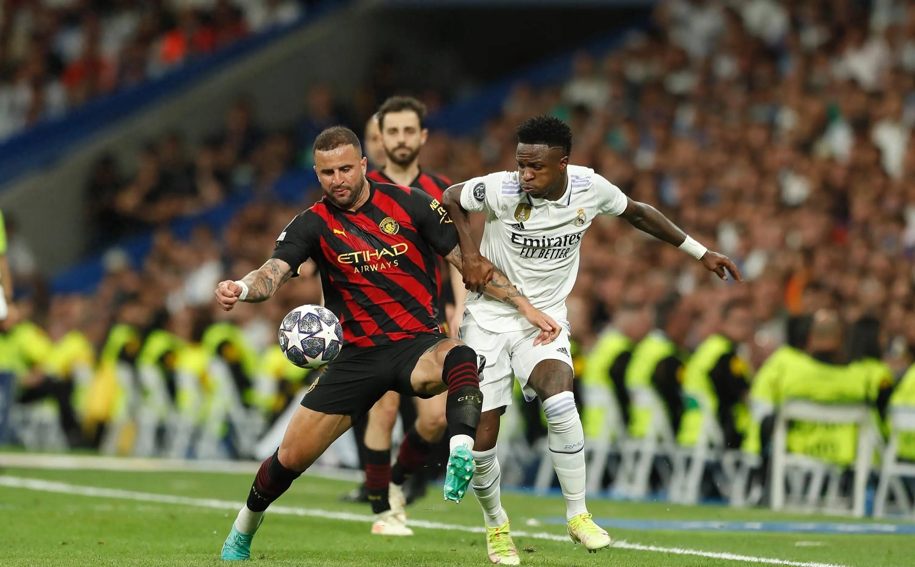 勒沃库森横扫曼城，孔德点燃赛场